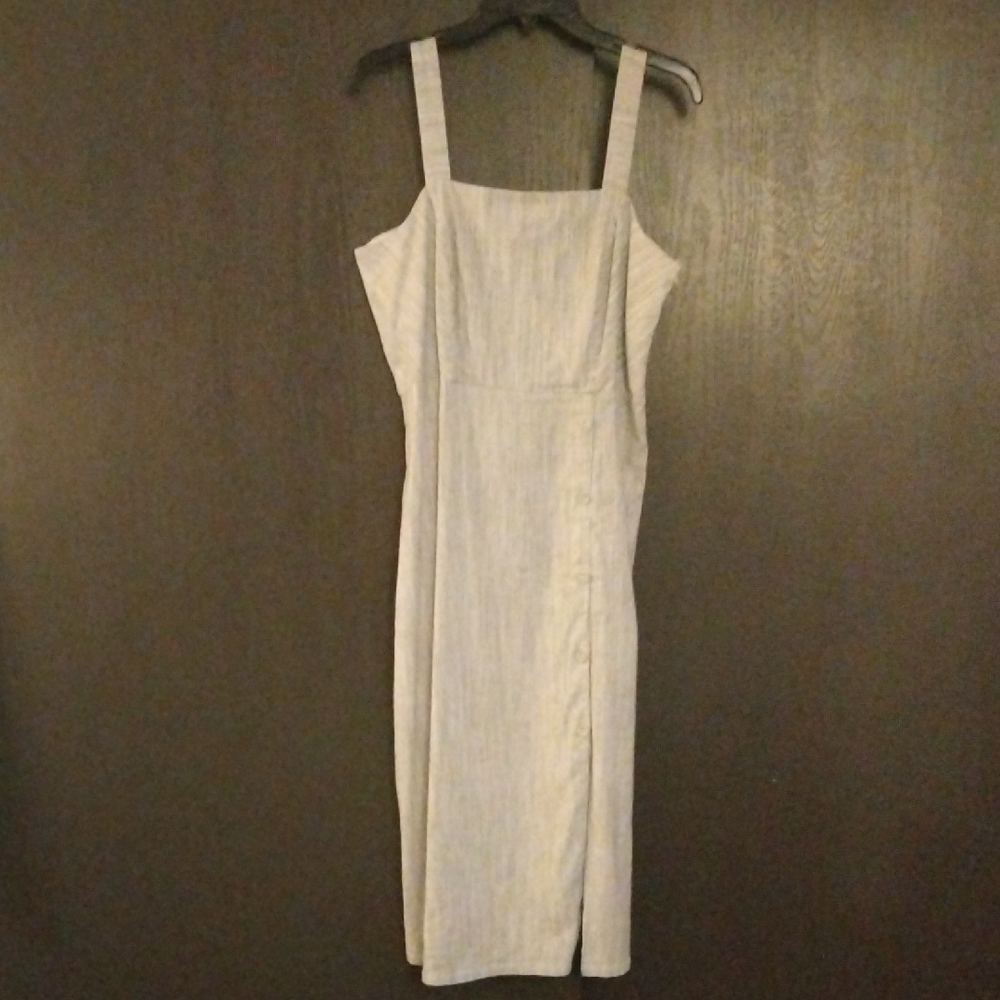 NWT Elegant Stretch Linen  Sleeveless Dress By Tahari.
